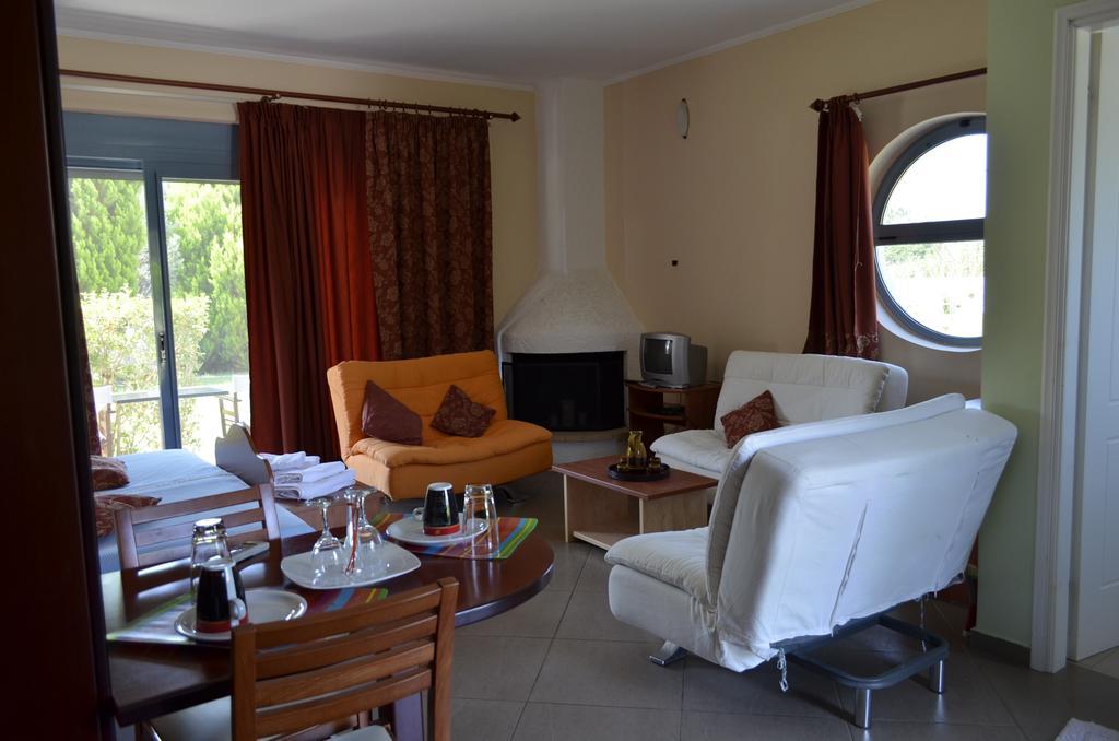 Aparthotel Ktima Xiliadou Chiliadou  Esterno foto